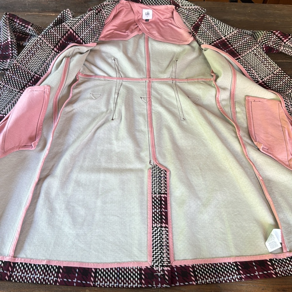 CABi Sovereign plaid trench coat EUC size small - Picture 13 of 13